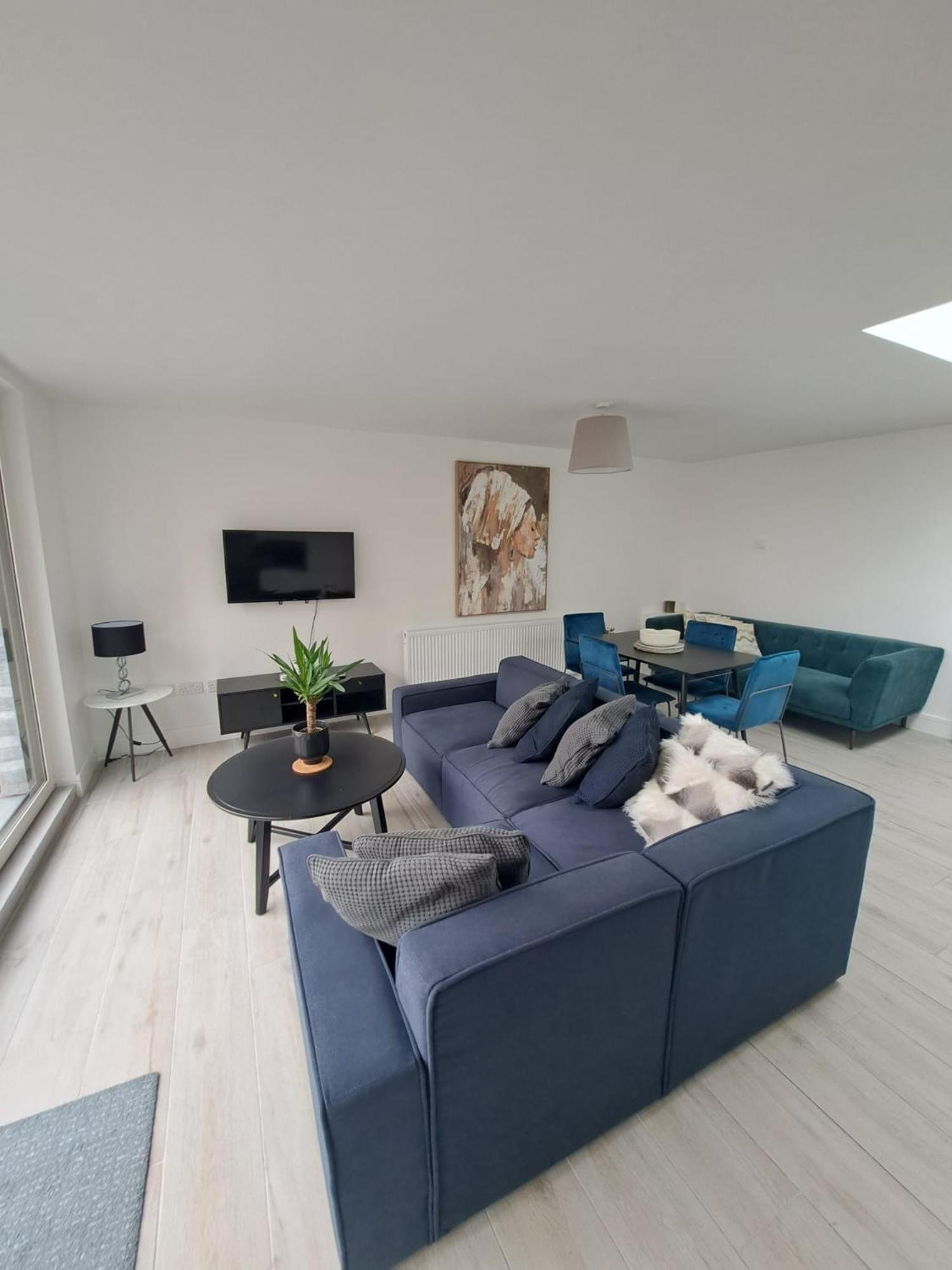 Great Spacious House Apartment *